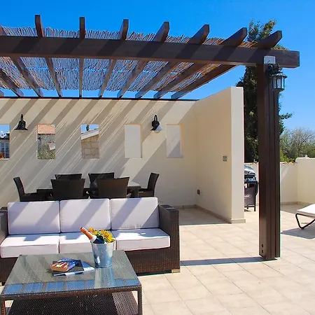 3 Bedroom Omodos With Private Pool, Aphrodite Hills Villa