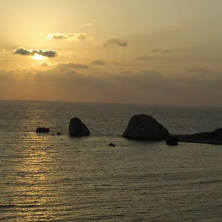3 Bedroom Omodos With Private Pool, Aphrodite Hills Villa Kouklia