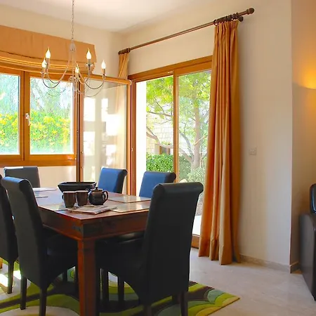 3 Bedroom Omodos With Private Pool, Aphrodite Hills Βίλα Κούκλια