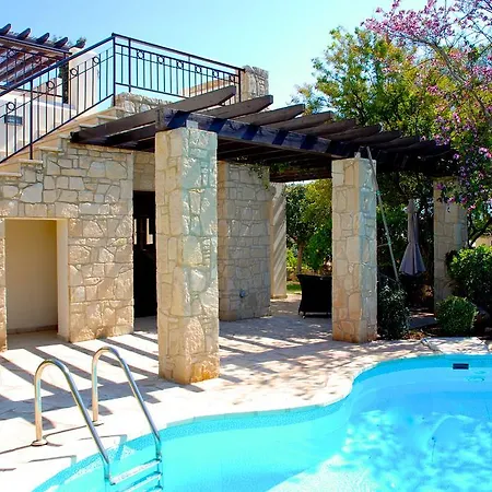 Villa 3 Bedroom Omodos With Private Pool, Aphrodite Hills Kouklia